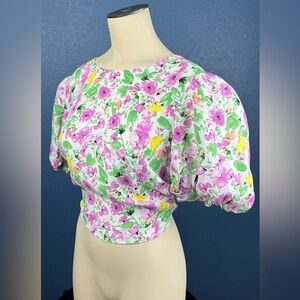 ASTR Top Sz M Pink Green Floral Tie Back Puff Sleeve Crop Top Open Back NWT